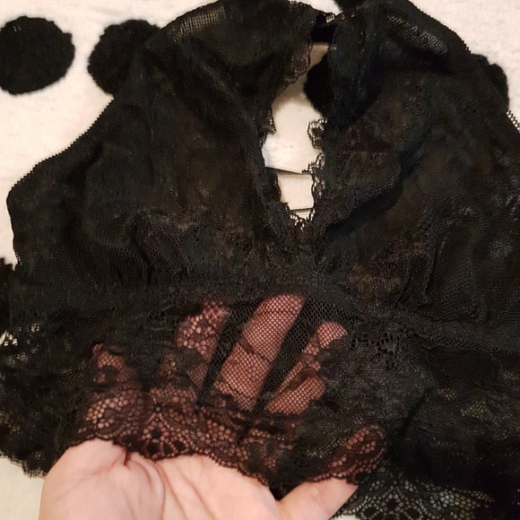 Bras - Picture 3 of 5